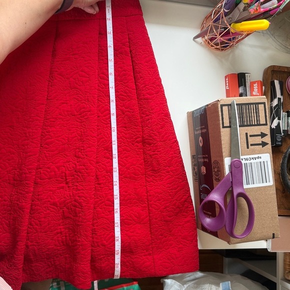 Ann Taylor Textured Red Pleated Fit Flare Skirt Size 0 Seasonal Colorful Holiday - Picture 9 of 9